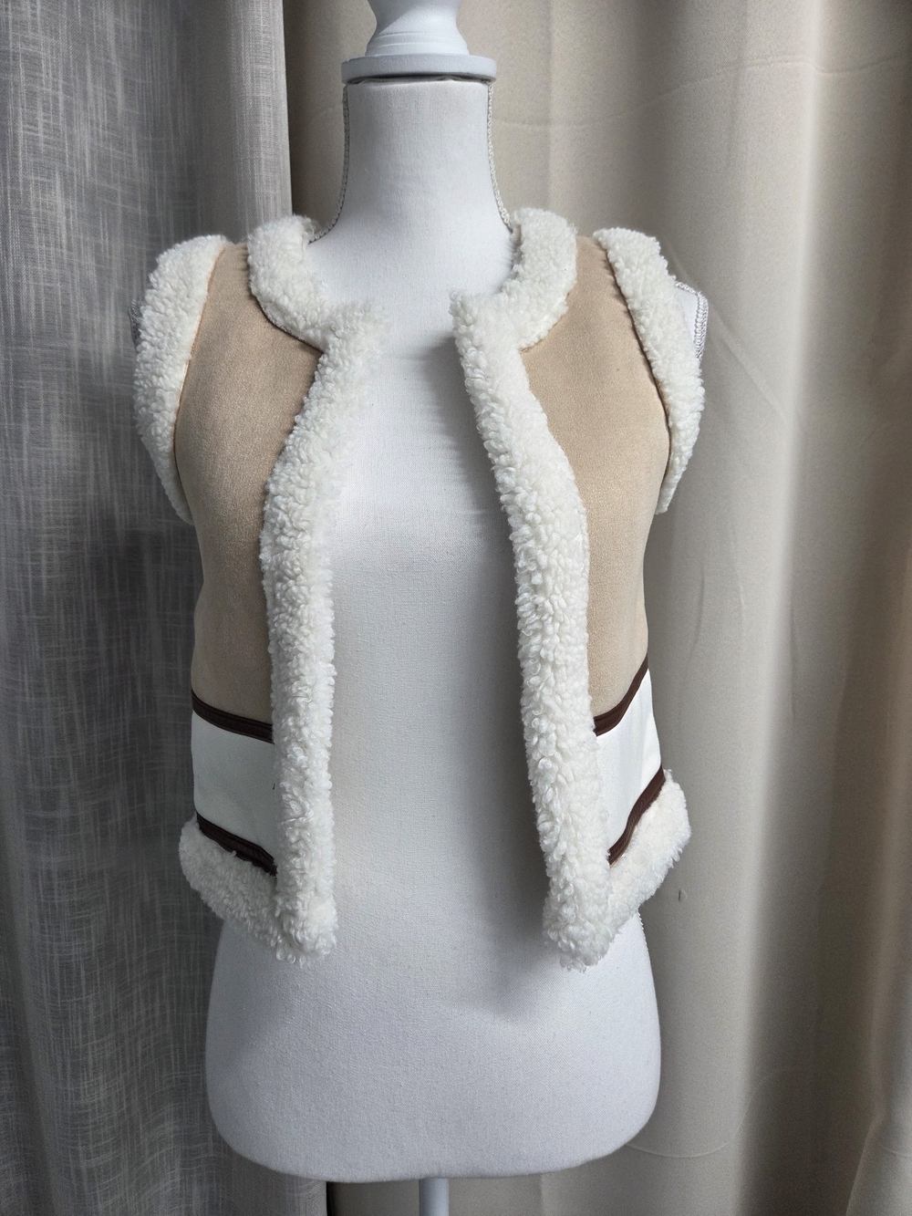 Cynthia Rowley Girls Beige Cream Faux Shearling-Trim Sherpa Vest Size 7